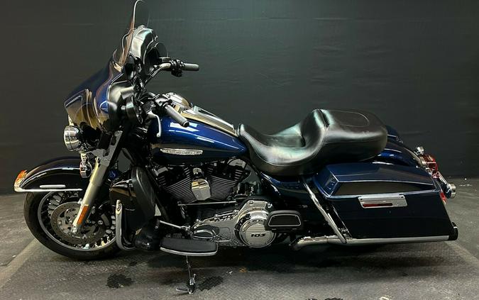 Harley-Davidson Electra Glide® Ultra Limited 2013 FLHTK BLUE