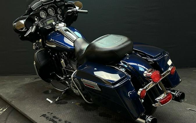 Harley-Davidson Electra Glide® Ultra Limited 2013 FLHTK BLUE