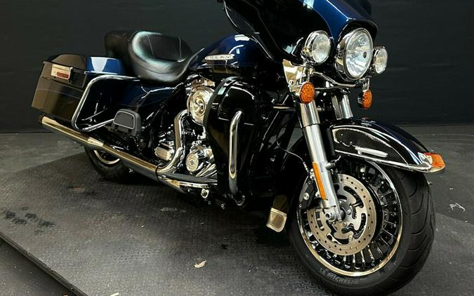 Harley-Davidson Electra Glide® Ultra Limited 2013 FLHTK BLUE