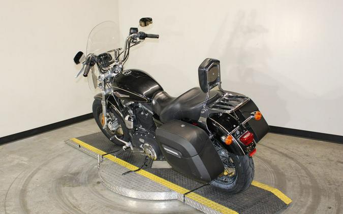 2015 Harley-Davidson® XL1200C - Sportster® 1200 Custom