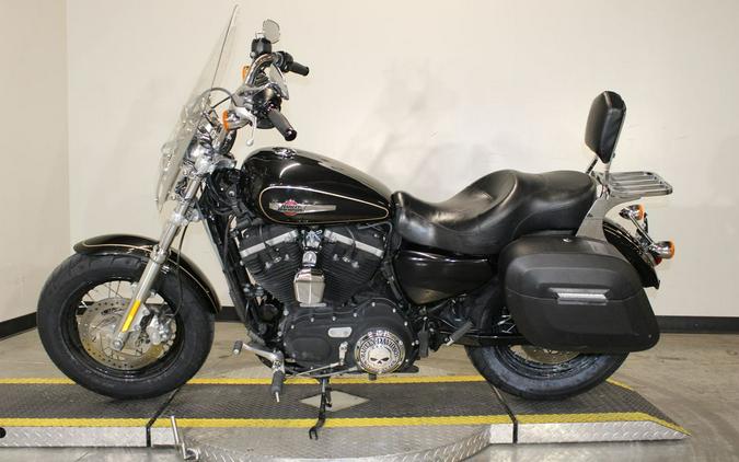 2015 Harley-Davidson® XL1200C - Sportster® 1200 Custom