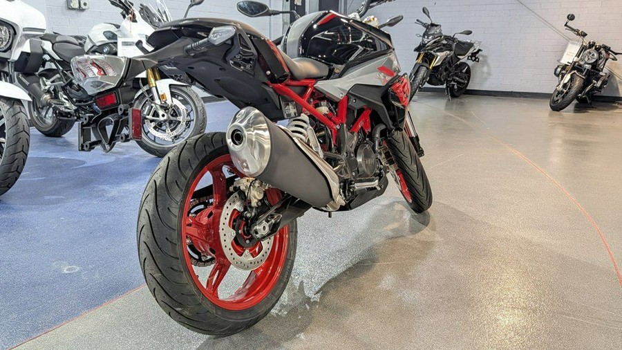 2025 BMW G 310 R Style Passion