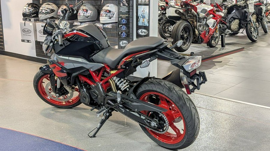 2025 BMW G 310 R Style Passion