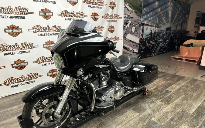 2016 Harley-Davidson® Street Glide® Special Black Denim