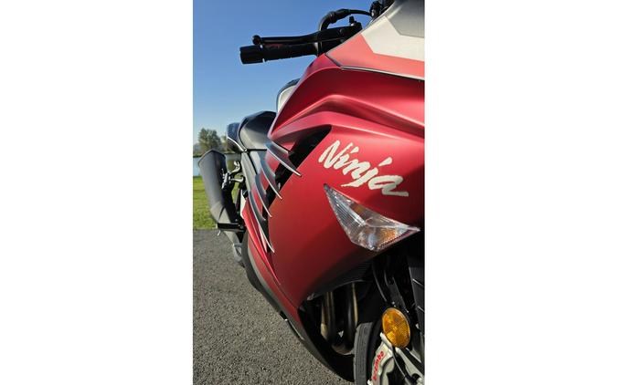 2025 Ninja® ZX™-14R ABS - Kawasaki
