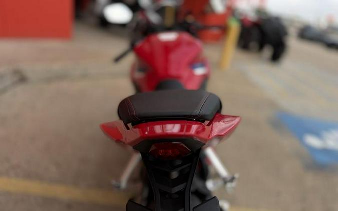 2026 Honda® CBR650R E-Clutch