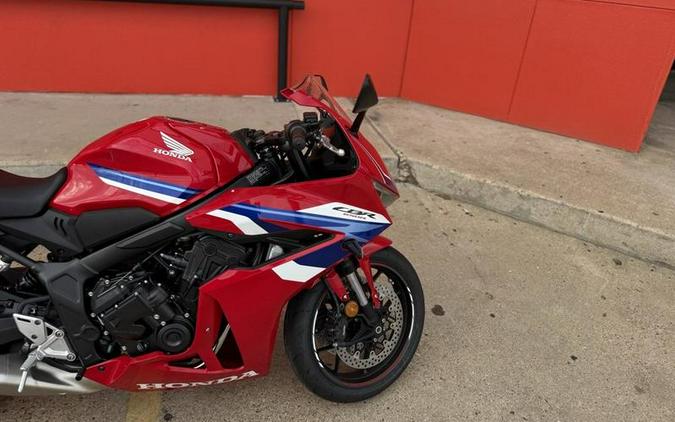 2026 Honda® CBR650R E-Clutch