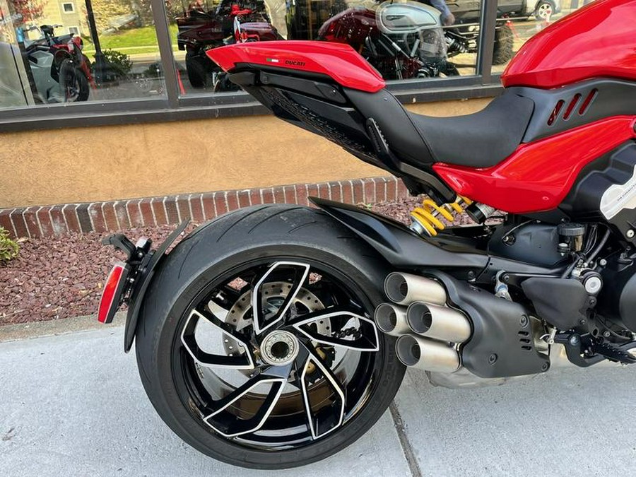 2023 Ducati Diavel V4 Ducati Red