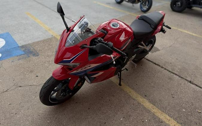 2026 Honda® CBR650R E-Clutch