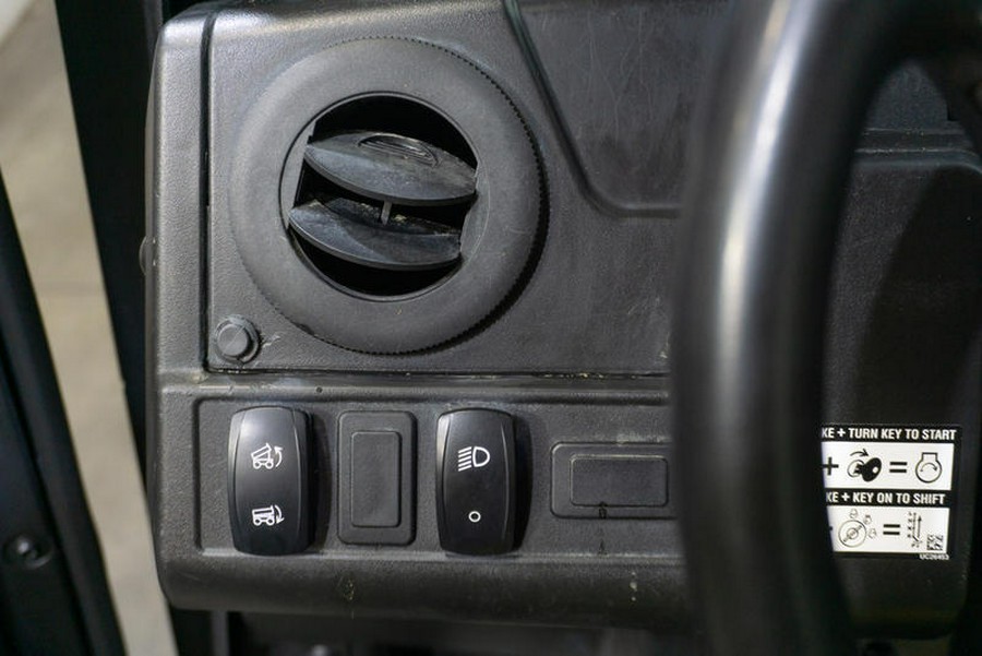 2021 John Deere XUV835M