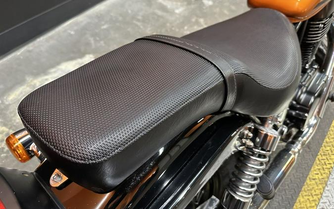 2017 Suzuki Boulevard S40