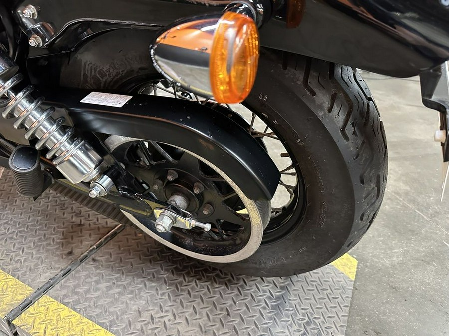 2017 Suzuki Boulevard S40