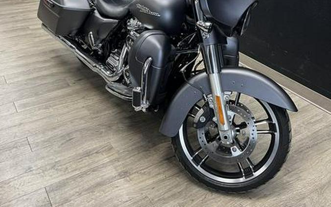 2017 Harley-Davidson® FLHXS - Street Glide® Special