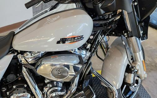 2025 Harley-Davidson® Street Glide® FLHX