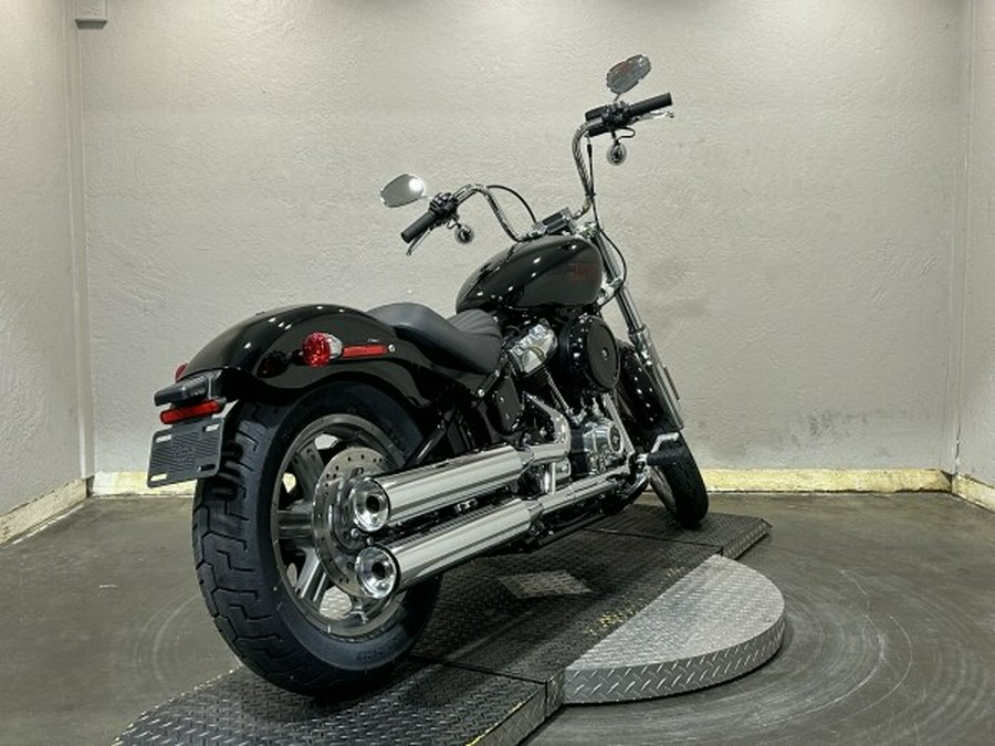 Harley-Davidson Softail Standard 2024 FXST 84480797 VIVID BLACK