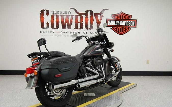 2018 Harley-Davidson Softail FLHCS - Heritage Classic 114