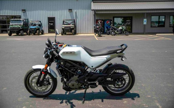 2022 Husqvarna Svartpilen 401