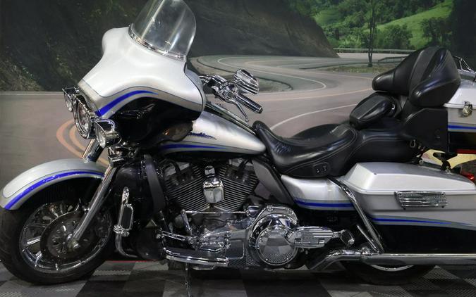 2009 Harley-Davidson® FLHTCUSE - CVO™ Ultra Classic® Electra Glide