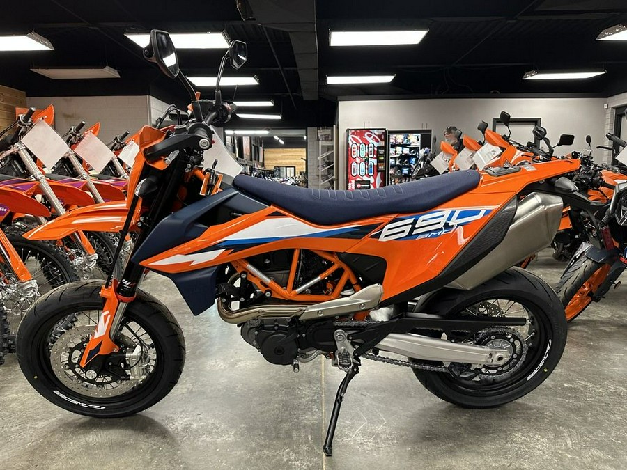 2024 KTM 690 SMC R