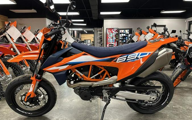 2024 KTM 690 SMC R