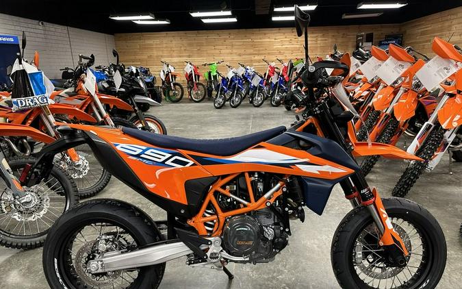 2024 KTM 690 SMC R