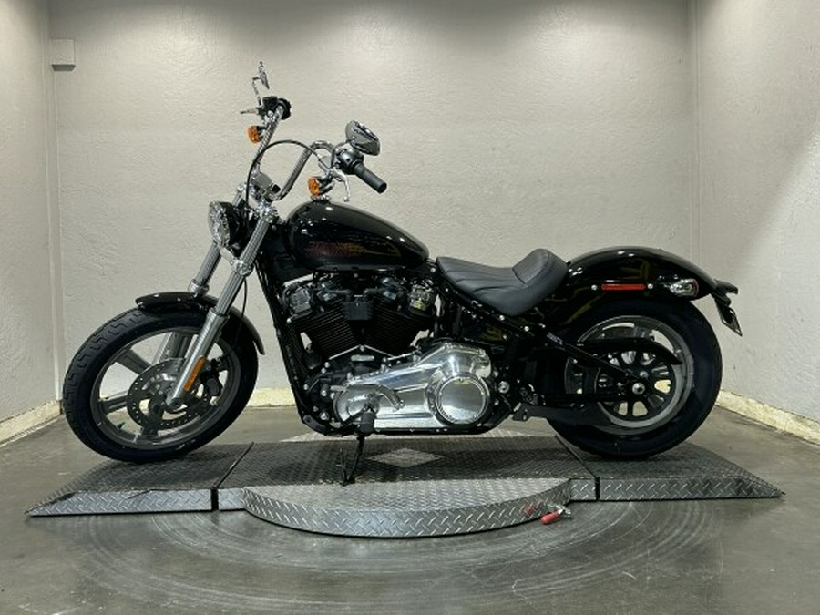 Harley-Davidson Softail Standard 2024 FXST 84480792 VIVID BLACK