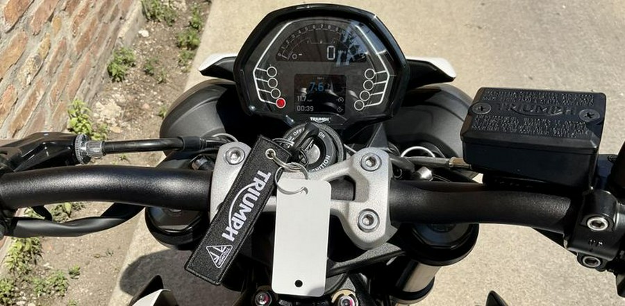 New 2025 Triumph Street Triple 765 R