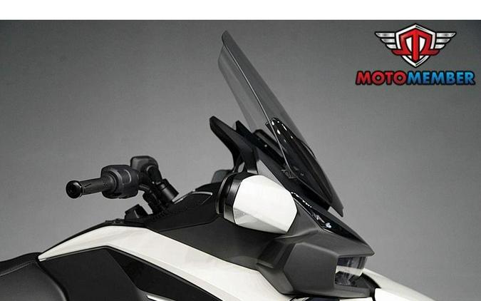 2026 Can-Am Spyder RT Limited Platine