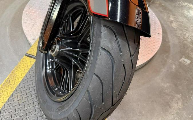 2018 Indian Scout Sixty ABS Thunder Black / Titanium Metallic