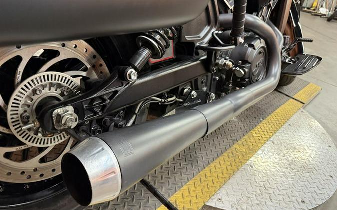 2018 Indian Scout Sixty ABS Thunder Black / Titanium Metallic