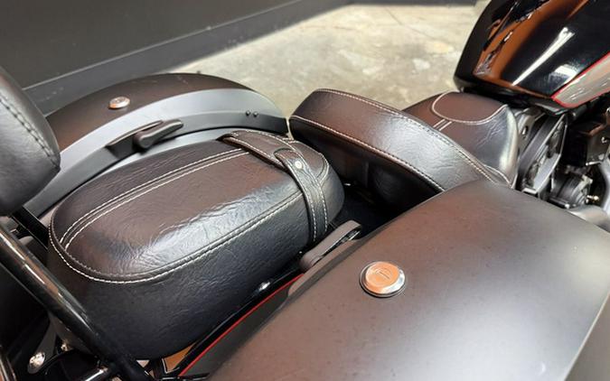 2018 Indian Scout Sixty ABS Thunder Black / Titanium Metallic