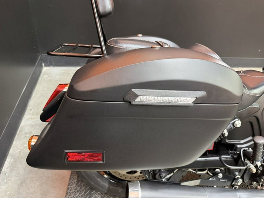 2018 Indian Scout Sixty ABS Thunder Black / Titanium Metallic