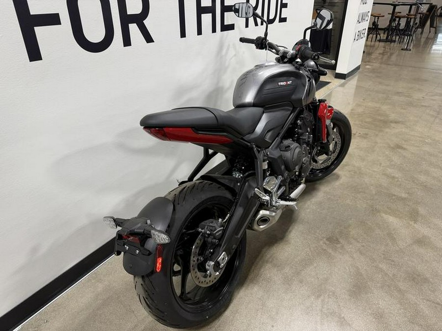 2023 Triumph Trident 660 Matte Baja Orange / Matte Storm Grey