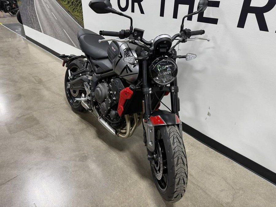 2023 Triumph Trident 660 Matte Baja Orange / Matte Storm Grey