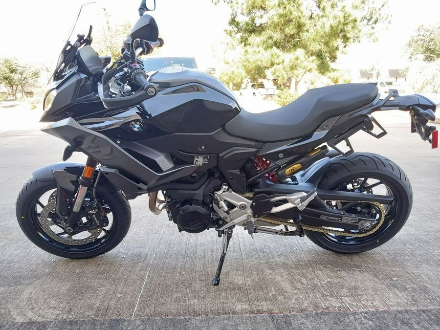 2023 BMW F 900 XR Triple Black