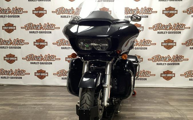 2017 Harley-Davidson® Road Glide® Ultra Two-Tone Black Hills Gold/Black Quartz