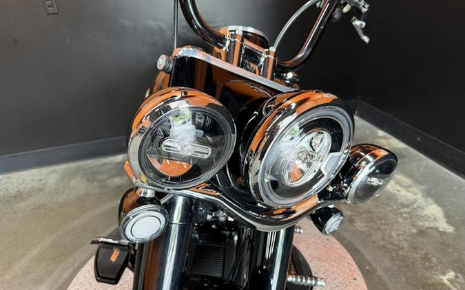 2021 Harley-Davidson Softail FLHCS - Heritage Classic 114