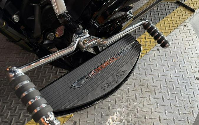 2021 Harley-Davidson Softail FLHCS - Heritage Classic 114