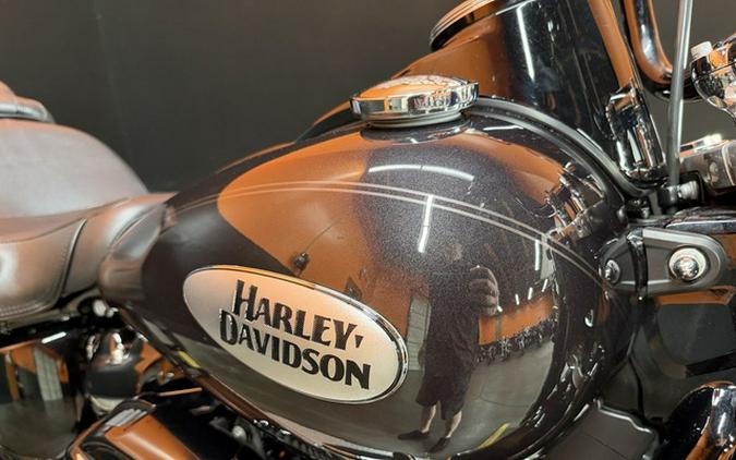 2021 Harley-Davidson Softail FLHCS - Heritage Classic 114