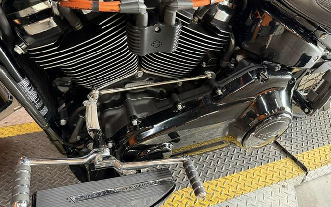 2021 Harley-Davidson Softail FLHCS - Heritage Classic 114