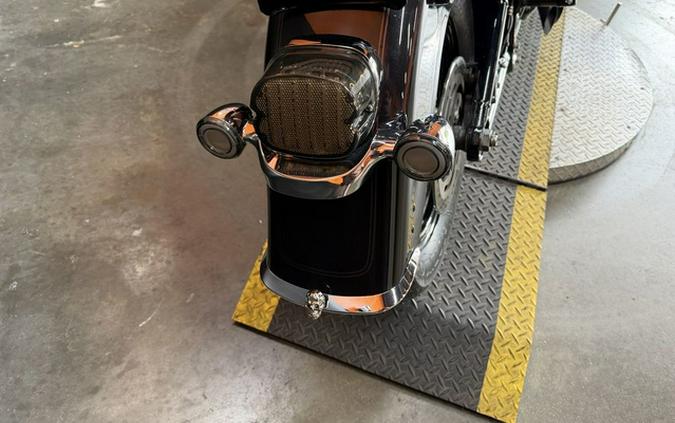 2021 Harley-Davidson Softail FLHCS - Heritage Classic 114