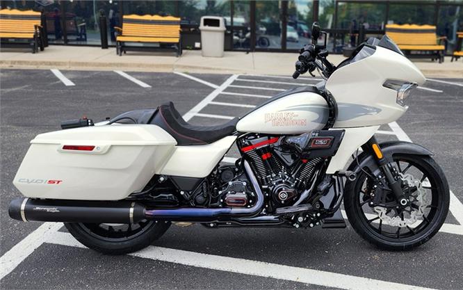 2024 Harley-Davidson CVO Road Glide ST Review [13 Fast Facts]