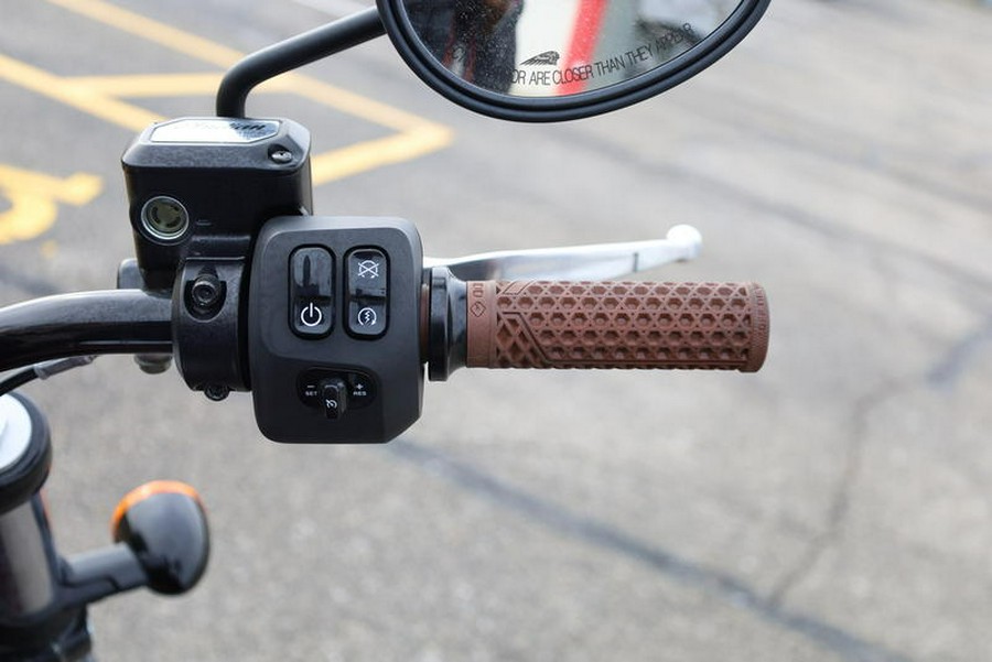 2023 Indian Motorcycle® Chief® ABS Maroon Metallic Smoke