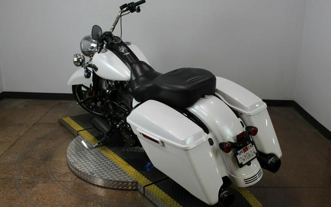 2024 Harley-Davidson® Road King® Special White Onyx Pearl