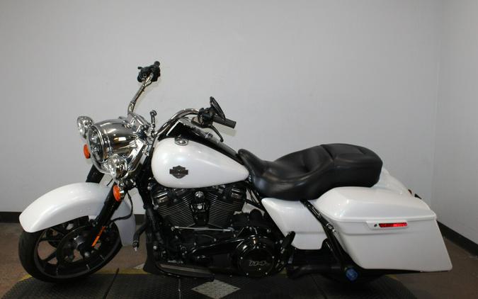 2024 Harley-Davidson® Road King® Special White Onyx Pearl