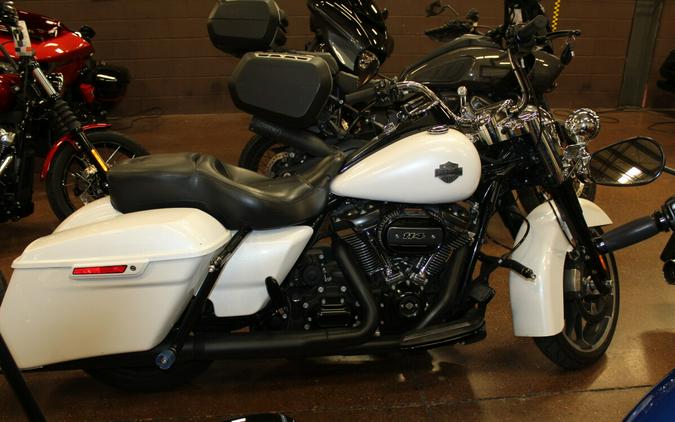 Harley-Davidson® Road King™ Special 2024 FLHRXS 650620A WHITE ONYX PRL
