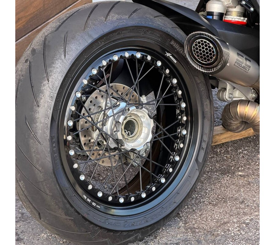 2022 MV Agusta Dragster RR