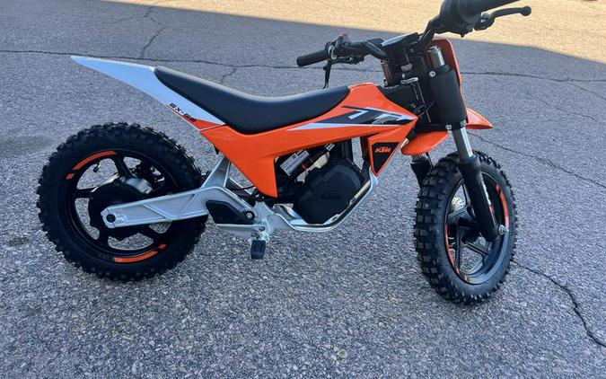 FIRST LOOK! THE ALUMINUM FRAMED 2024 KTM SX-E 2 IS COMING SOON