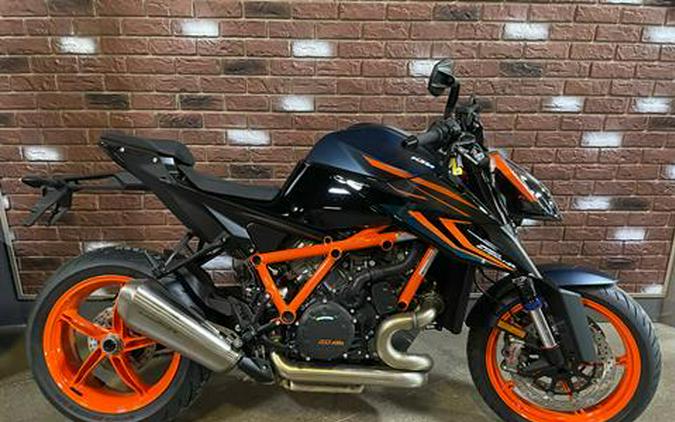 2022 KTM 1290 Super Duke R Evo Review [17 Track + Street Fast Facts]