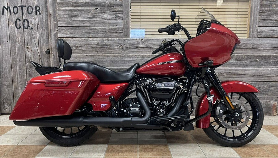 2018 Harley-Davidson Road Glide Special Wicked Red